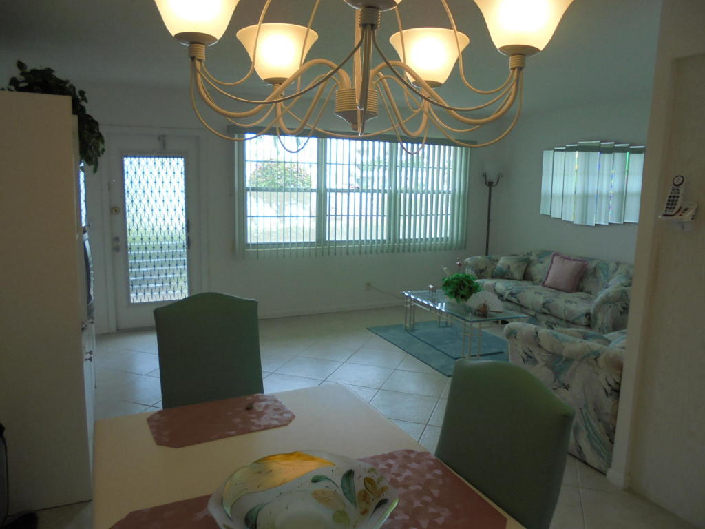 1052 Cornwall C, Boca Raton, FL 33434