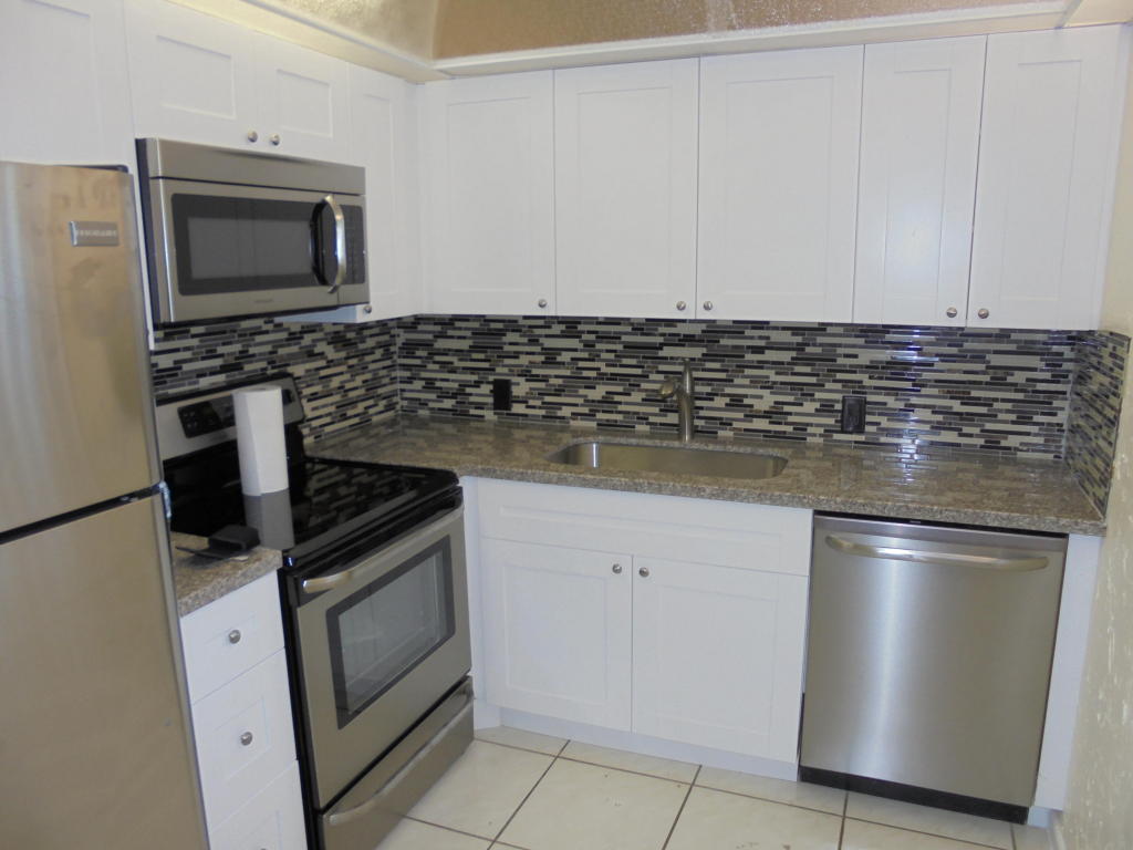 56 Fanshaw B, Boca Raton, FL 33434