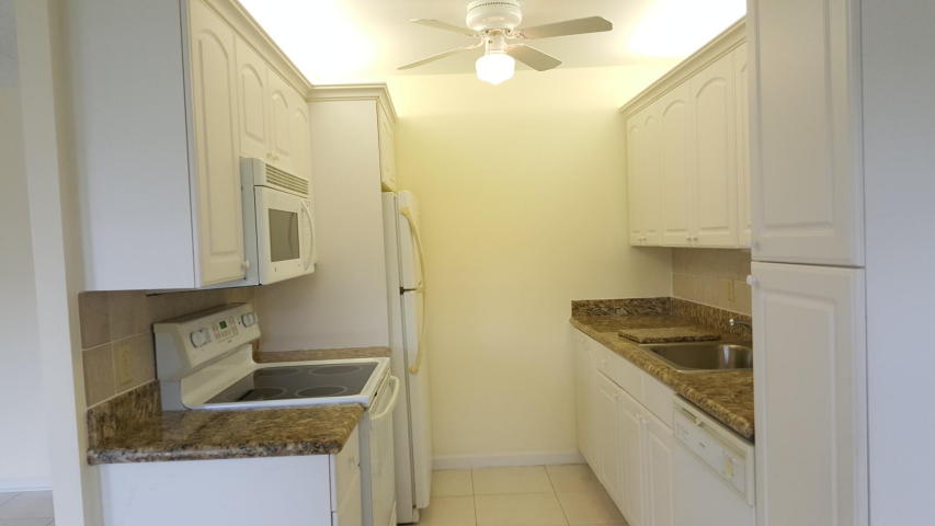 1033 Exeter B, Boca Raton, FL 33434