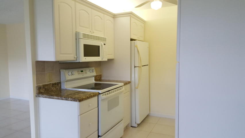 1033 Exeter B, Boca Raton, FL 33434