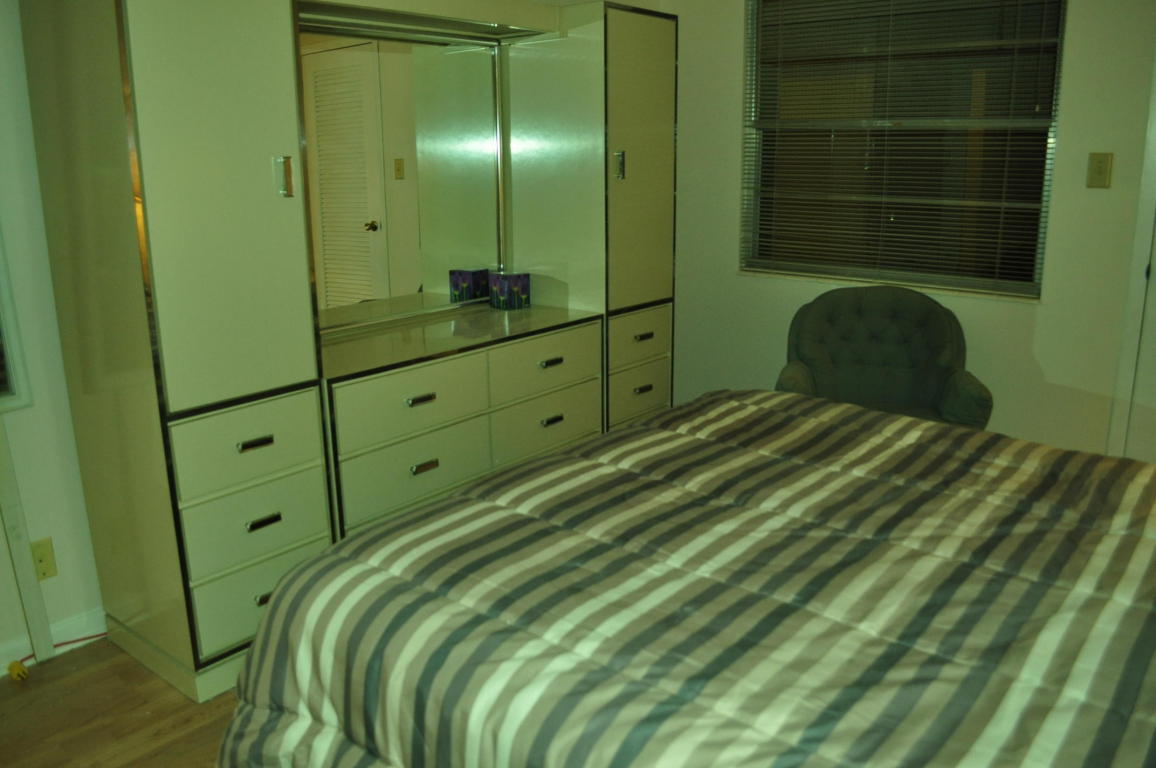 1031 Hythe B, Boca Raton, FL 33434