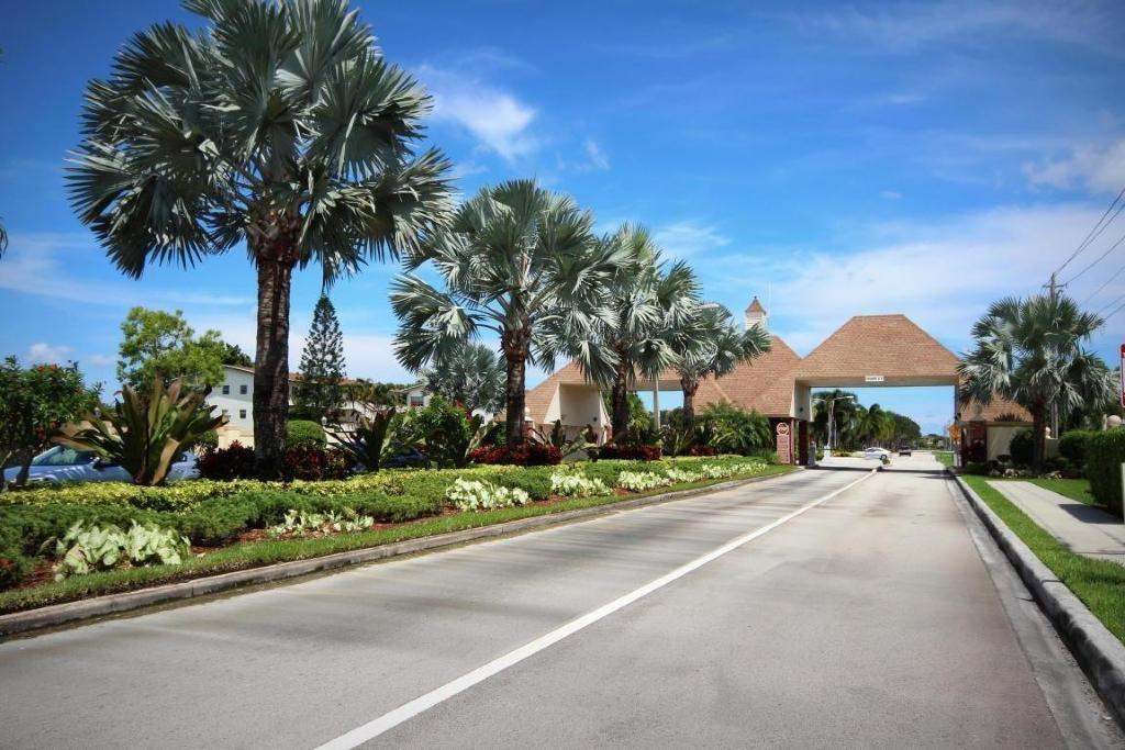 298 Brighton H, Boca Raton, FL 33434