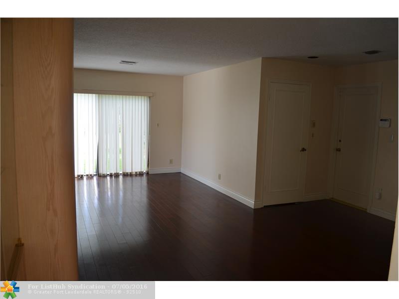 2764 NW 28th St, Boca Raton, FL 33434