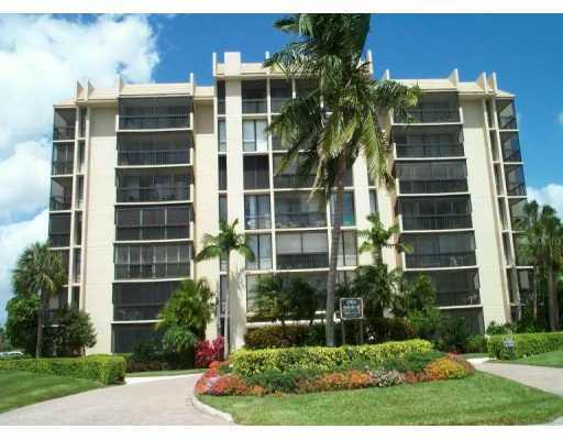 1946 Bridgewood Drive, Boca Raton, FL 33434