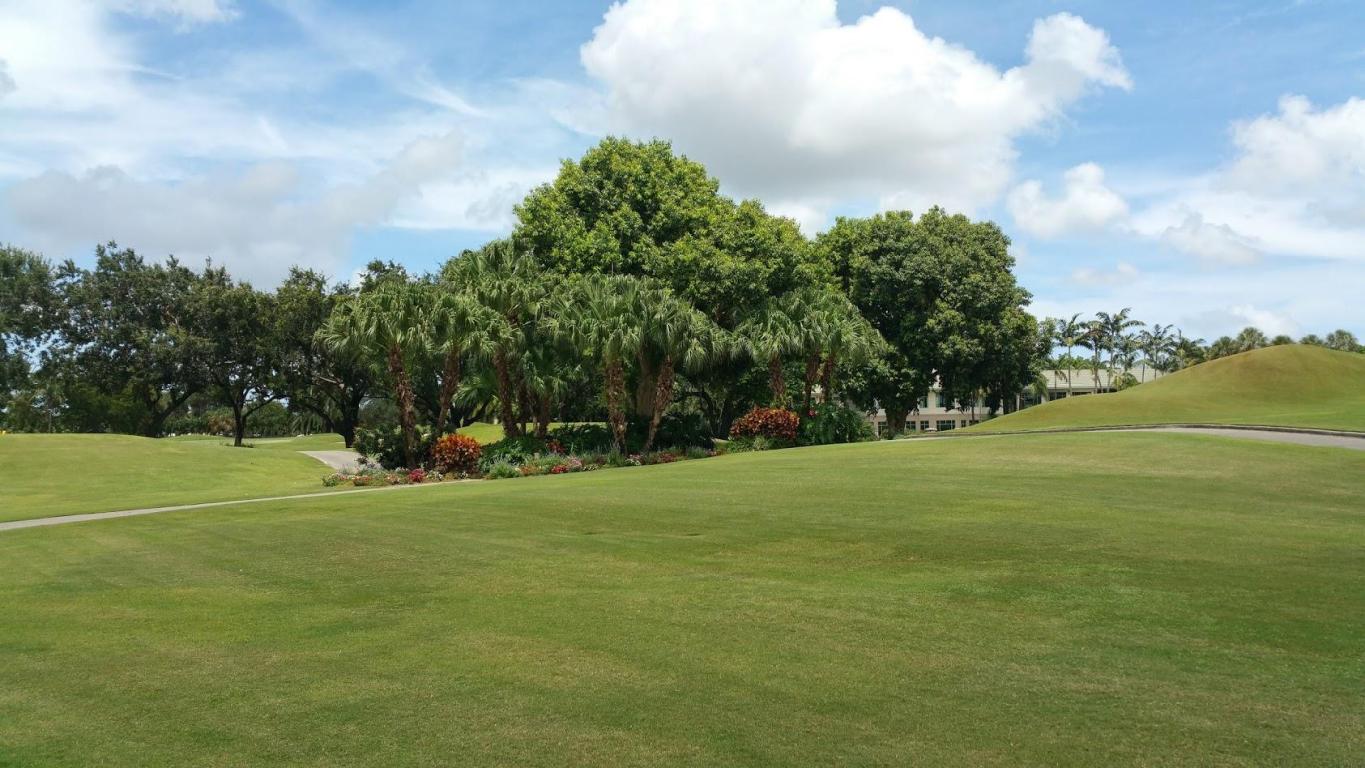1946 Bridgewood Drive, Boca Raton, FL 33434