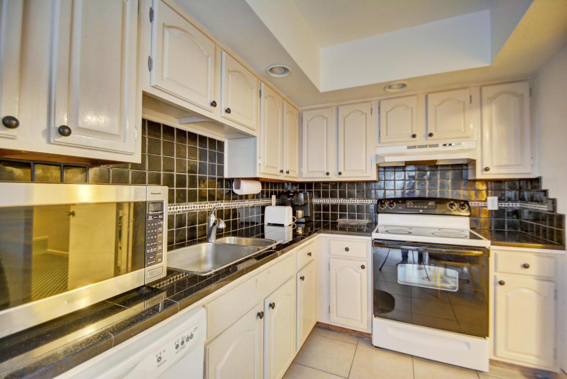 6895 Willow Wood Drive, Boca Raton, FL 33434