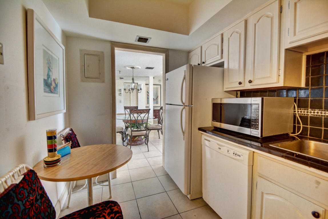 6895 Willow Wood Drive, Boca Raton, FL 33434