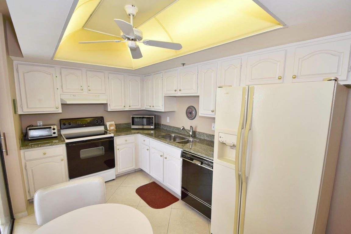 7786 Lakeside Boulevard, Boca Raton, FL 33434