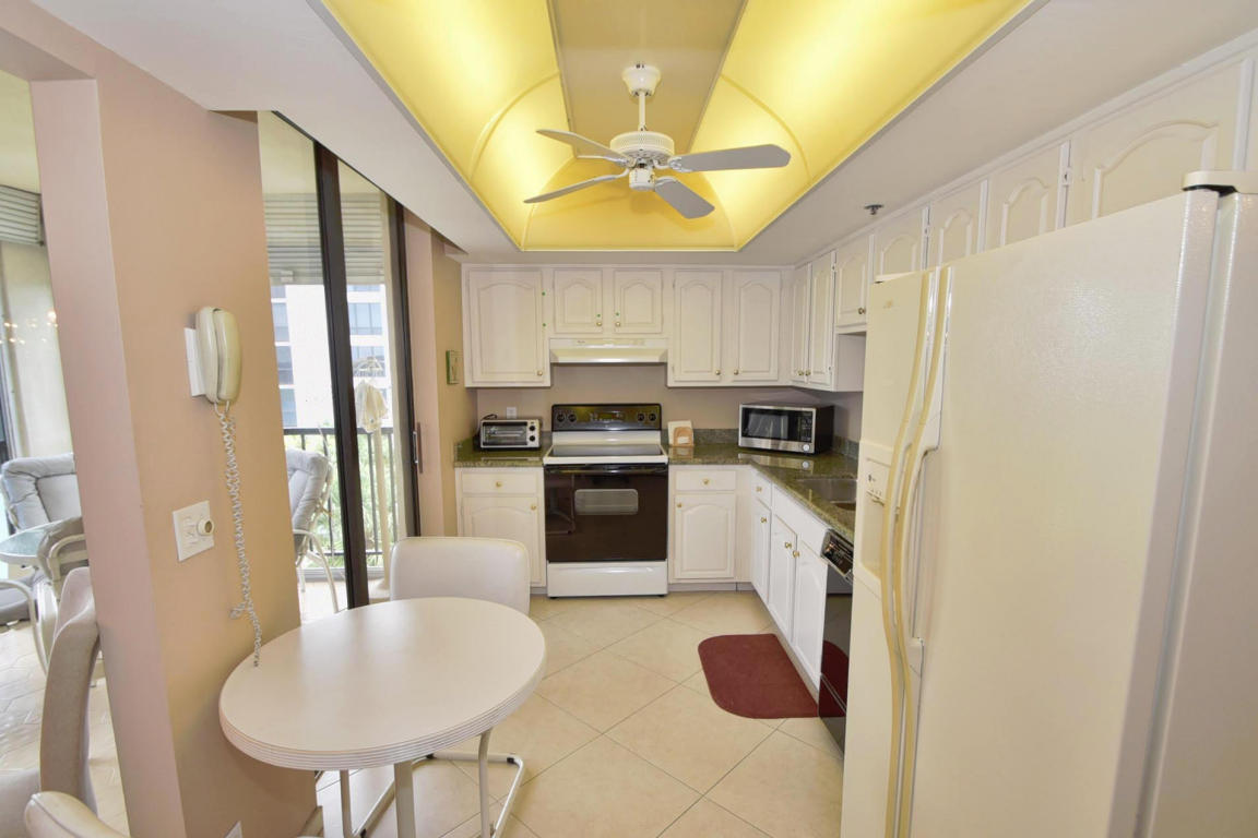 7786 Lakeside Boulevard, Boca Raton, FL 33434