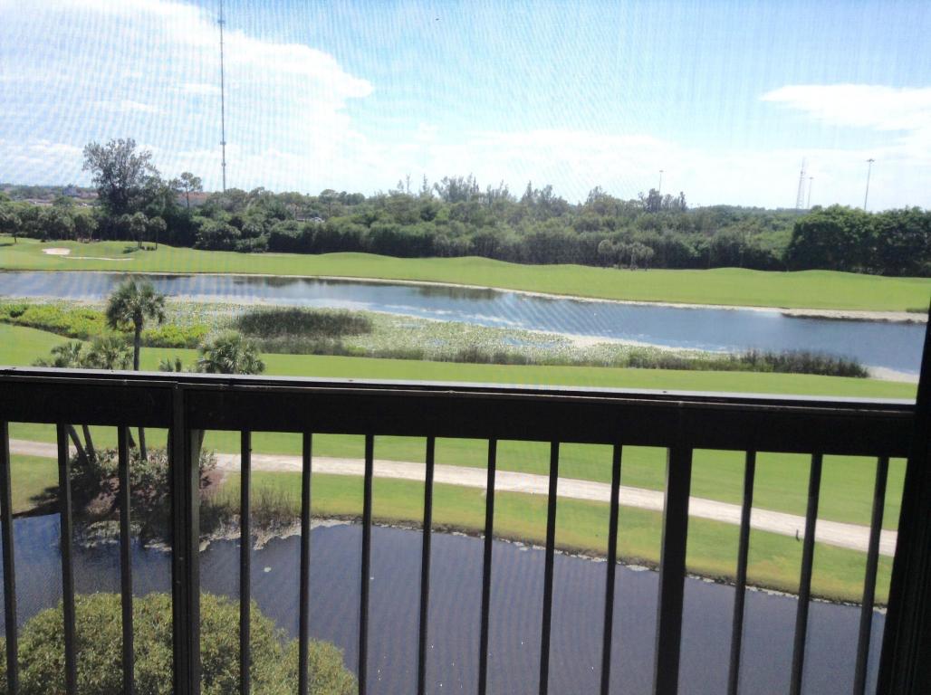 1561 Bridgewood Drive, Boca Raton, FL 33434