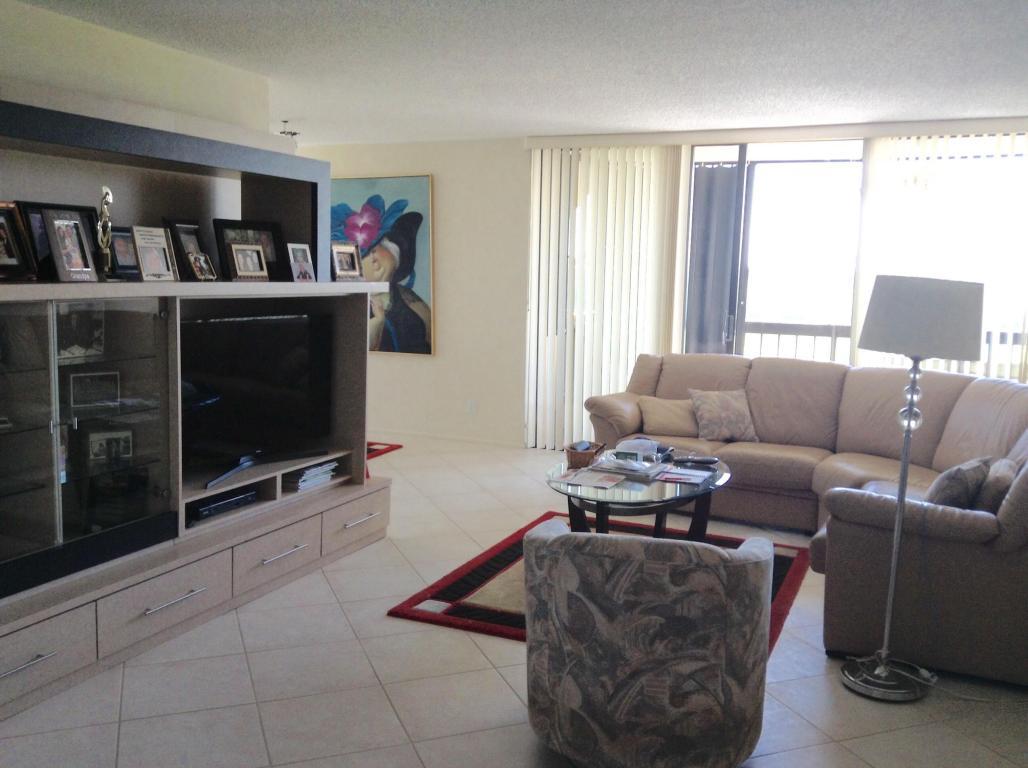 1561 Bridgewood Drive, Boca Raton, FL 33434