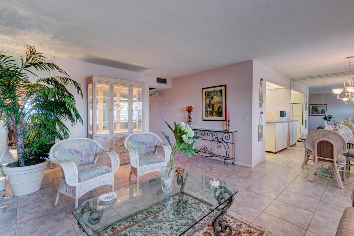 4017 Yarmouth A, Boca Raton, FL 33434