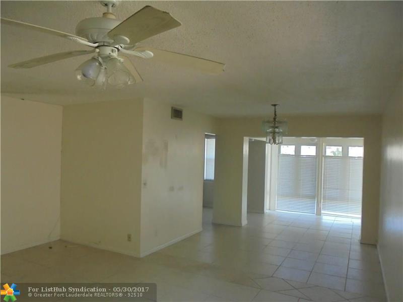 19 Colonial Club Dr 204, Boynton Beach, FL 33435