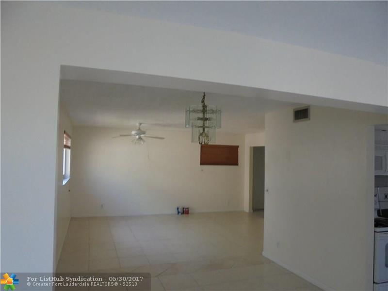 19 Colonial Club Dr 204, Boynton Beach, FL 33435
