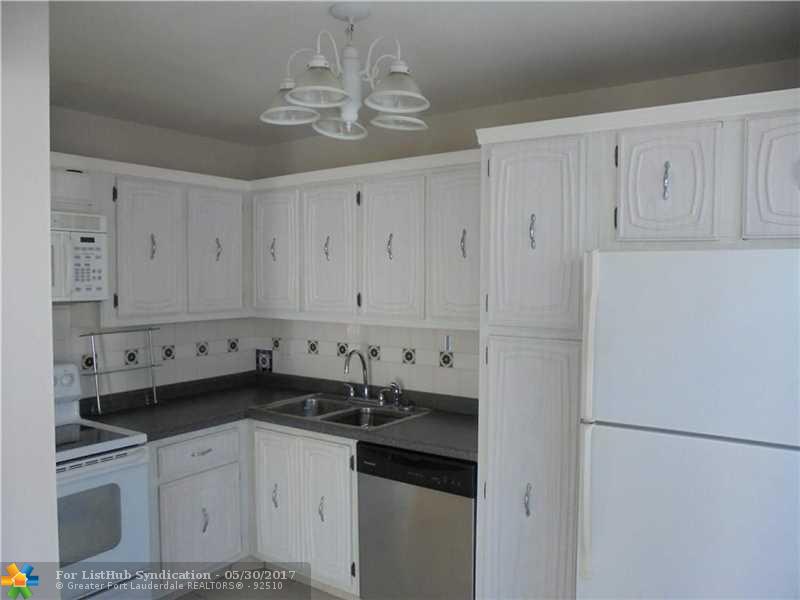 19 Colonial Club Dr 204, Boynton Beach, FL 33435