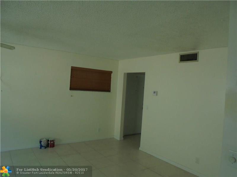 19 Colonial Club Dr 204, Boynton Beach, FL 33435