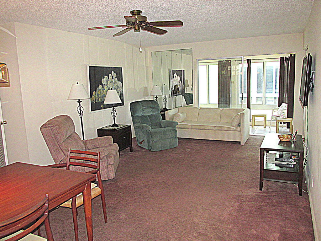 14 Colonial Club Drive, Boynton Beach, FL 33435