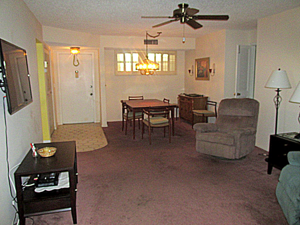 14 Colonial Club Drive, Boynton Beach, FL 33435
