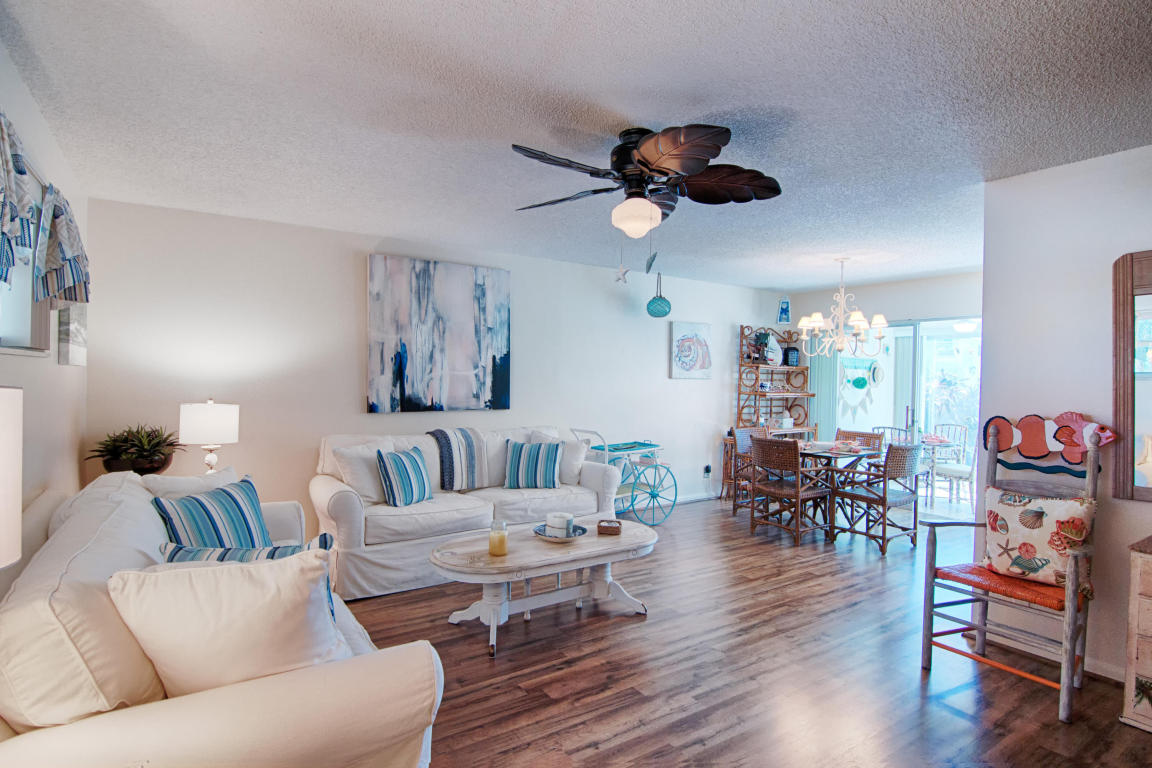 30 Colonial Club Drive, Boynton Beach, FL 33435