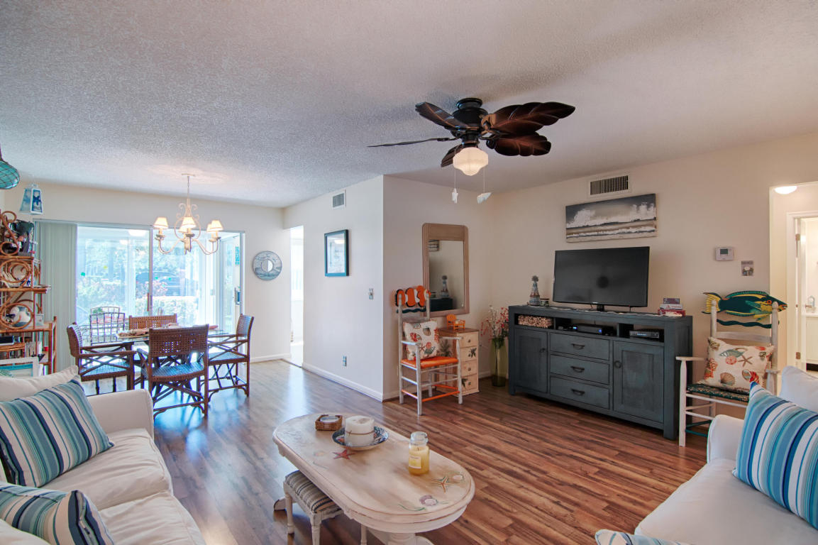 30 Colonial Club Drive, Boynton Beach, FL 33435