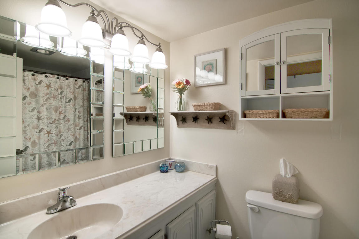 30 Colonial Club Drive, Boynton Beach, FL 33435