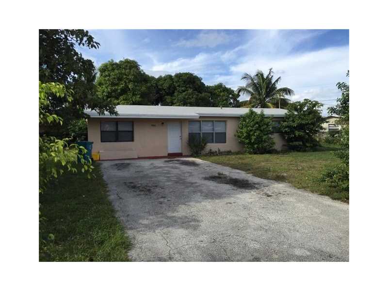 2105 Northeast 3rd St, Boynton Beach, FL 33435