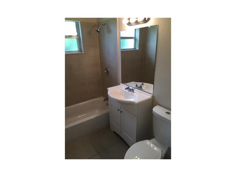 2105 Northeast 3rd St, Boynton Beach, FL 33435