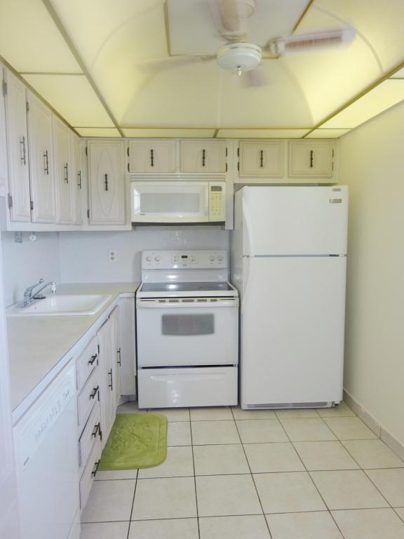2300 NE 1st Lane, Boynton Beach, FL 33435