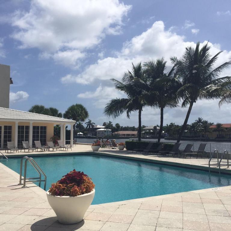 611 E Woolbright Road, Boynton Beach, FL 33435