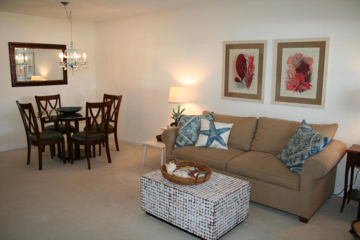 5520 N Ocean Boulevard, Ocean Ridge, FL 33435