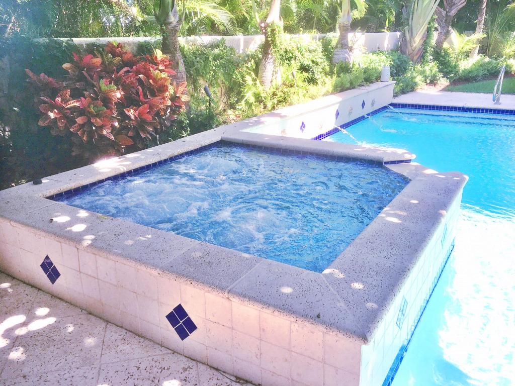 5553 N Ocean Boulevard, Ocean Ridge, FL 33435