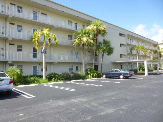 130 NE 26th Avenue 304, Boynton Beach, FL 33435