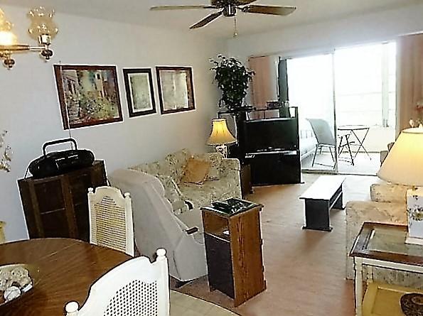 130 NE 26th Avenue 304, Boynton Beach, FL 33435