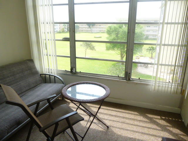 130 NE 26th Avenue 304, Boynton Beach, FL 33435