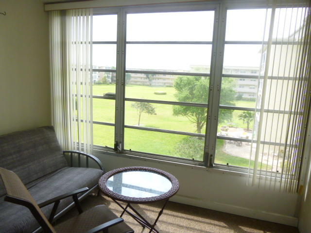 130 NE 26th Avenue 304, Boynton Beach, FL 33435