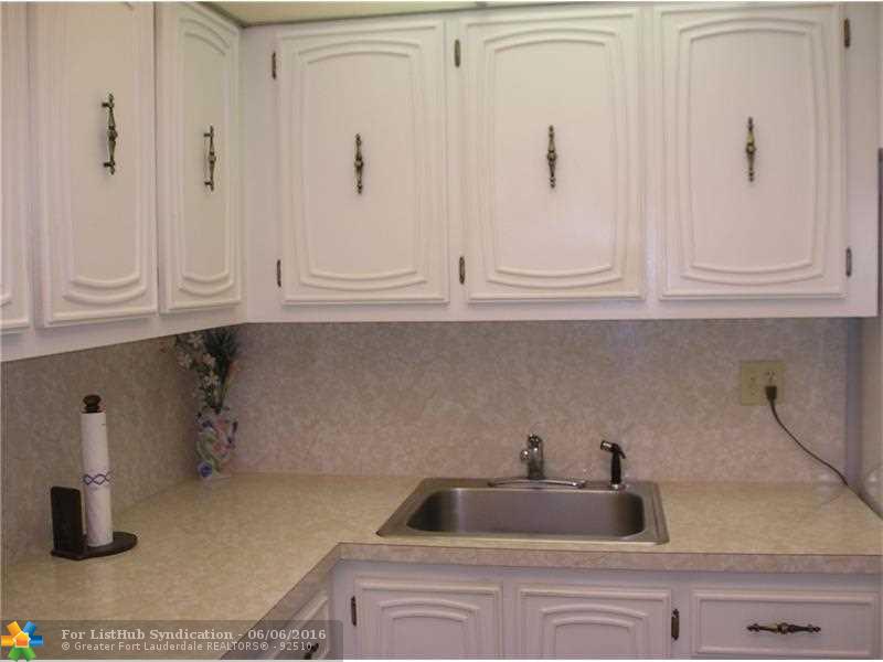 632 Snug Harbor Dr D5, Boynton Beach, FL 33435