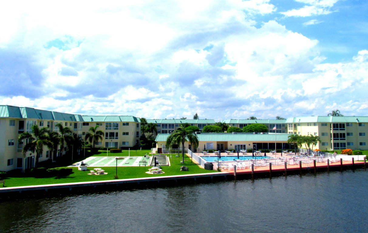 27 Colonial Club Drive, Boynton Beach, FL 33435