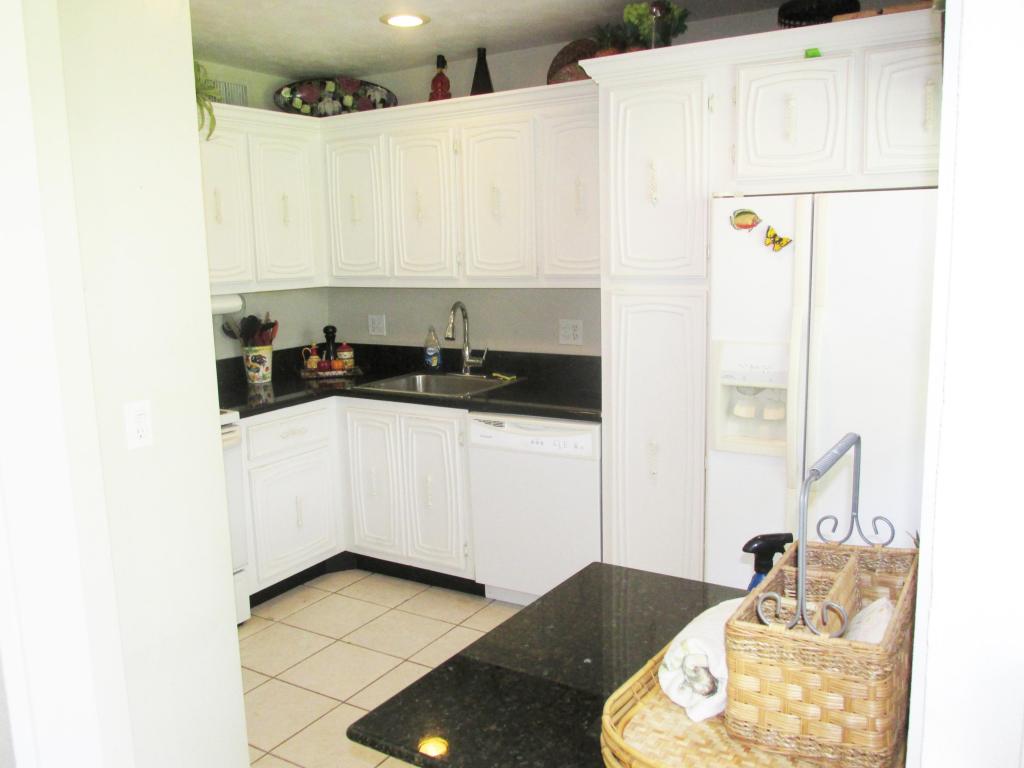 27 Colonial Club Drive, Boynton Beach, FL 33435