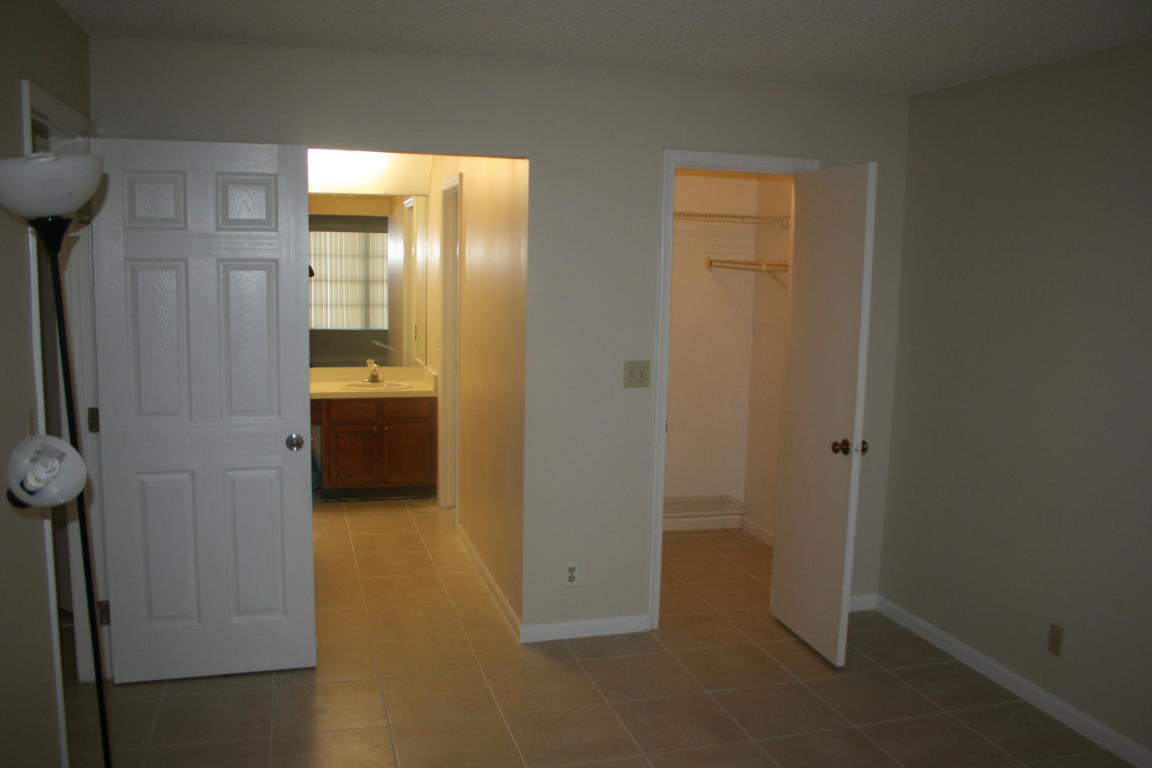 9810 Pineapple Tree Drive, Boynton Beach, FL 33436