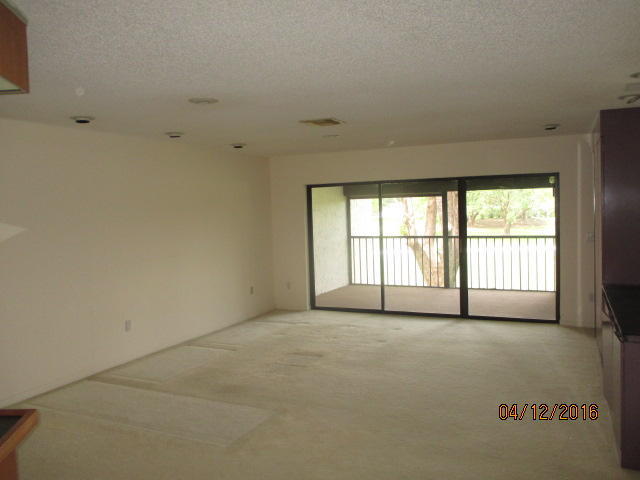 17 Westgate Lane, Boynton Beach, FL 33436