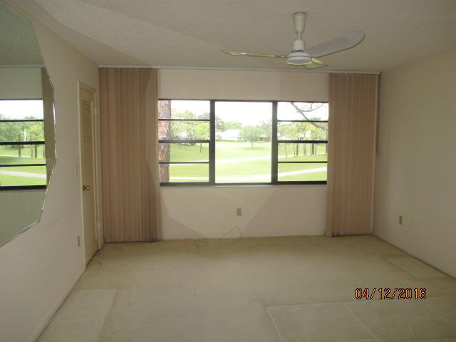 17 Westgate Lane, Boynton Beach, FL 33436