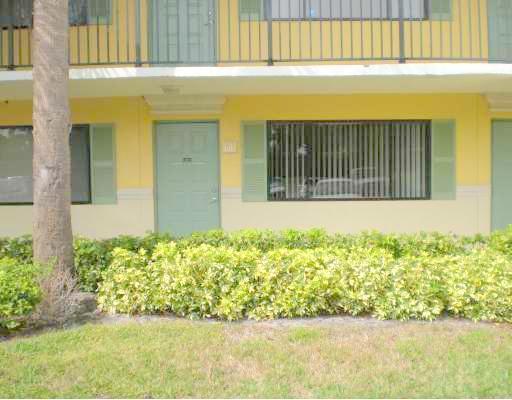 1515 Meadows Circle W, Boynton Beach, FL 33436