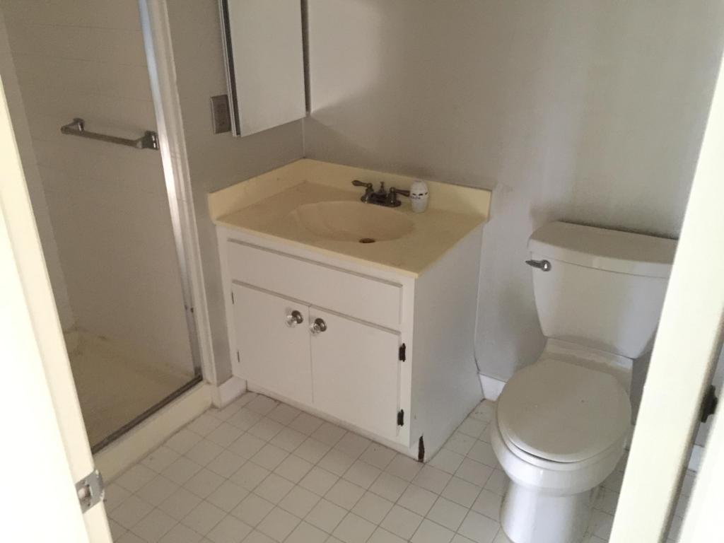 28 Westgate Lane, Boynton Beach, FL 33436