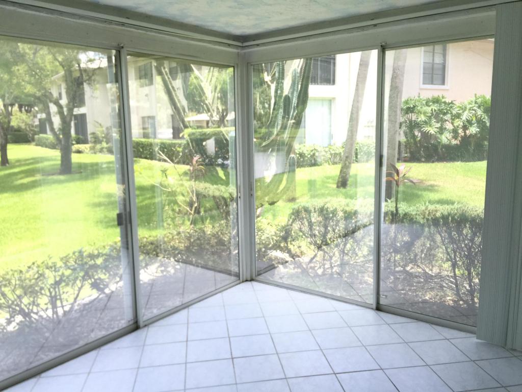 28 Westgate Lane, Boynton Beach, FL 33436
