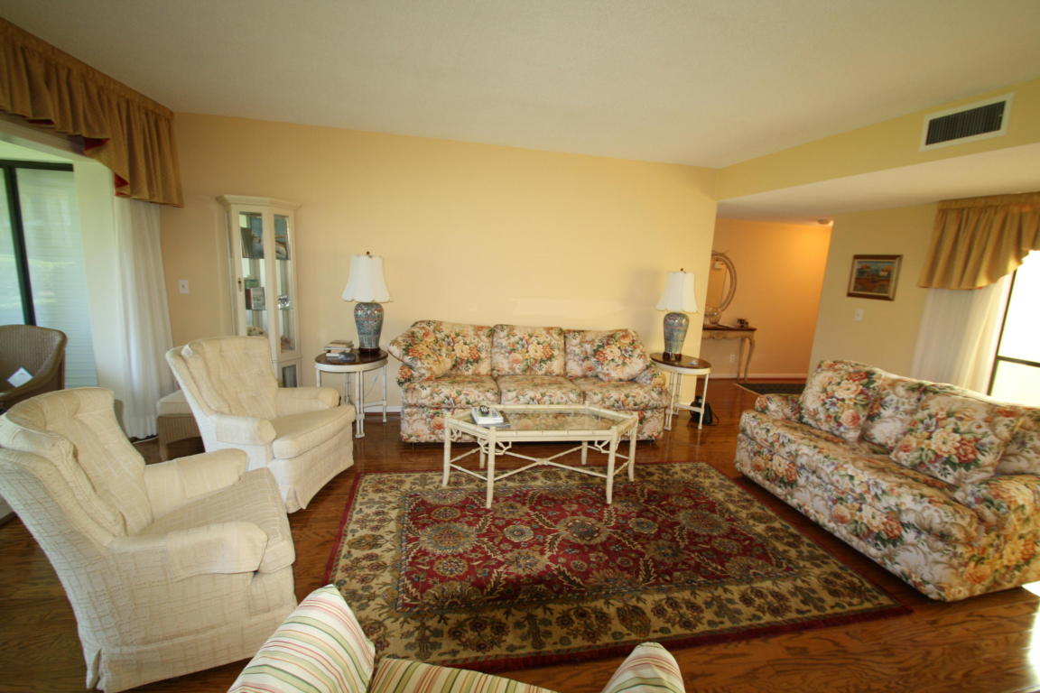 3701 Quail Ridge Drive N, Boynton Beach, FL 33436