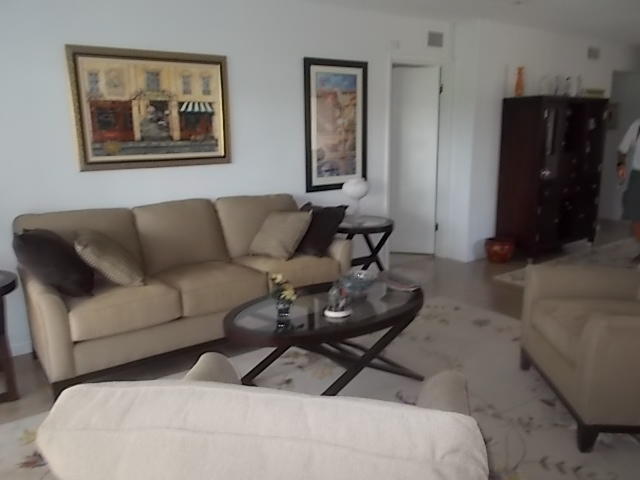 8 Southport Lane, Boynton Beach, FL 33436