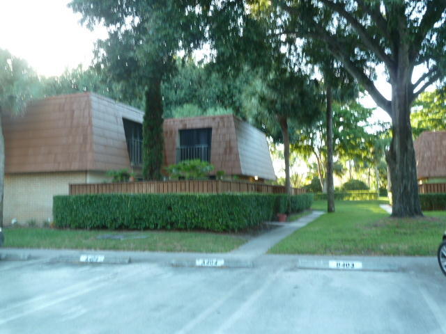 705 Buttonwood Lane, Boynton Beach, FL 33436