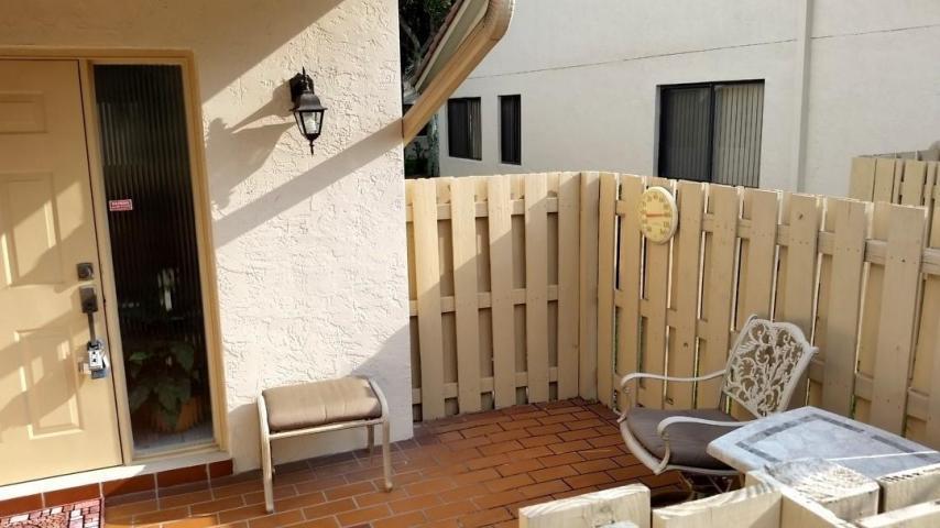 10023 53rd Way S, Boynton Beach, FL 33437