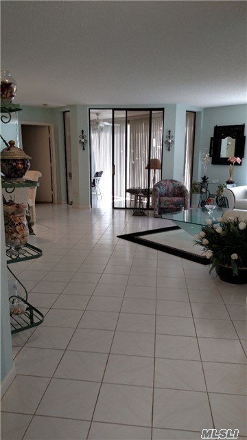 5251 Europa Dr, Boynton Beach, FL 33437