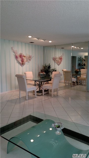 5251 Europa Dr, Boynton Beach, FL 33437